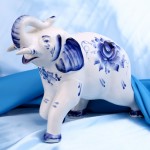 Elefante de porcelana Gzhel