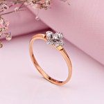 Gold ring with diamonds