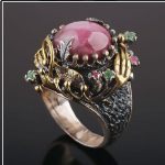Серебряное кольцо с агатом. Рубины и Изумруды