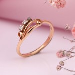 Zlatý prsten „Konvalinka“. oxid zirkoničitý