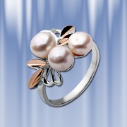 Ring mit Perlen „Magnolia“. Gold-Silber