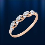Gouden ring. Diamanten